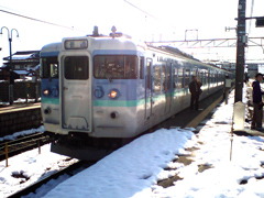 松本行き普通列車（日野春駅にて）